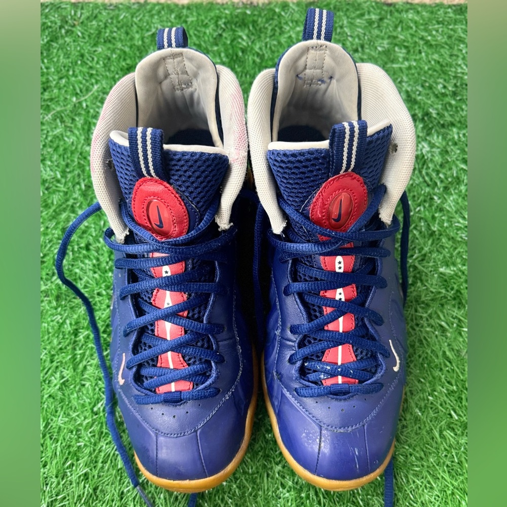Nike Air Foamposite Pro
Blue Void University Red (GS)‎ Size 6.5Y